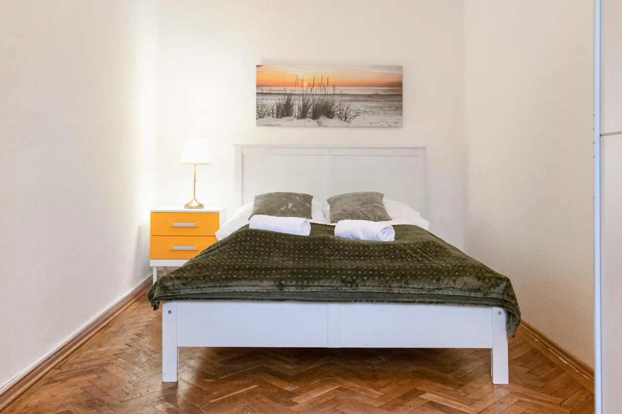 Fulfilling 2Br Apt. Very Central And Good Located Vienna Apartment